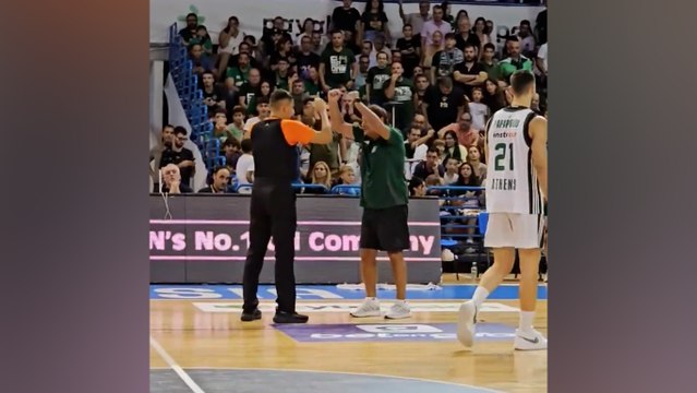 Ergin Ataman sahadan ihraç edildi