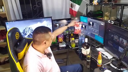 sexta parte de la borrachera en la oficina bebiendo whisky para celebrar las fiestas patrias agusto