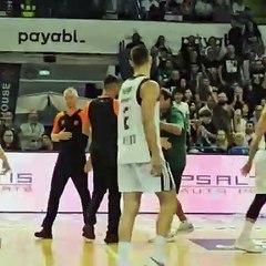 Yunan taraftardan skandal Türkiye pankartı