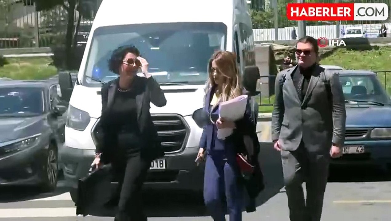 Deniz Akkaya, Kızına Şiddet Uyguladı İddiasıyla Hapis Cezasına Çarptırıldı
