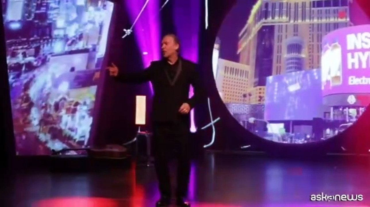 "Alla ricerca dell'uomo ragno", 883 anche in teatro con Mauro Repetto