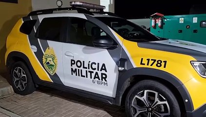 Dois entram de carro em pátio de posto, são 'tocados' a tiros pelo vigilante e acabam presos pela PM