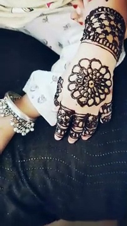 Mehendi designs/Mehandi ka design/henna/Mehndi designs/bridal mehndi designs/dulhan mehndi designs/full hand mehndi design/front hand mehndi design/back hand mehndi design/new easy simple mehndi designs/kids mehndi designs/eid mehndi designs/ramzan mehndi