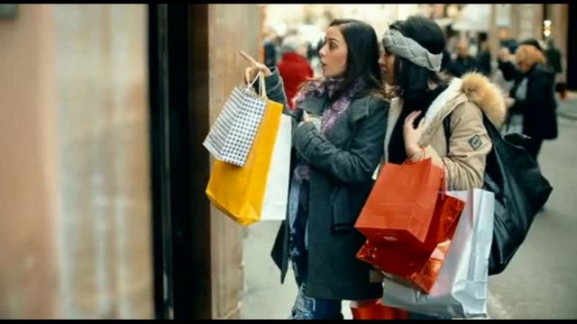 Rallenta spesa non alimentare ma alla cura personale non si rinuncia