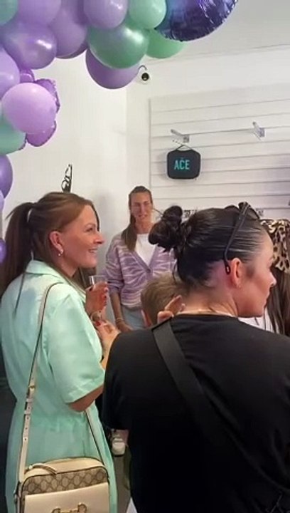 Sunderland legend Jill Scott 'proud' of big sister Amanda as she declares her Dolly Dancewear shop open