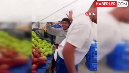 Arnavutköy'de Kısa Süreli Sağanak Yağış Pazarcıları Zor Durumda Bıraktı