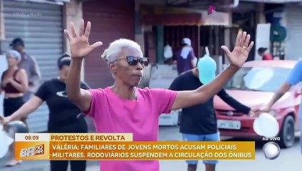 Familiares e moradores de Valéria fazem protesto após morte de jovem