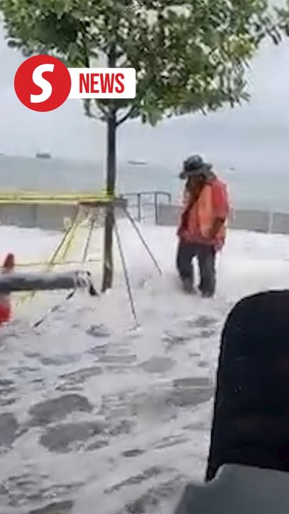 Popular Penang seaside spots bashed by strong winds and tides combo
