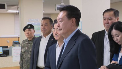 윤, 추석 맞아 전방 의무대대 방문...군 장병 격려 / YTN