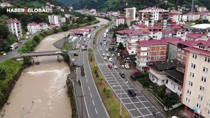 Hopa’da çöken yol havadan görüntülendi