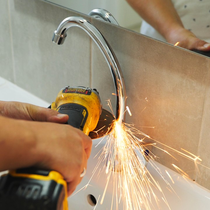 Bizarre Sink Extension for the Ultimate Head Spa Experience ‍♀️