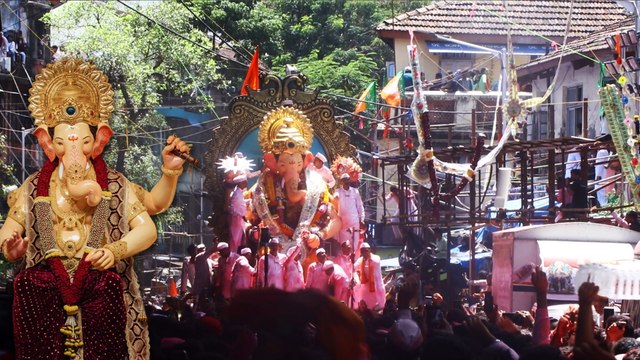 Lalbaugcha Raja Visarjan: लालबागचा राजा के भव्य विसर्जन पर इमोशनल हुए श्रद्धालु, बप्पा की Live विदाई