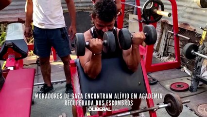 Moradores de Gaza encontram alívio em academia recuperada dos escombros