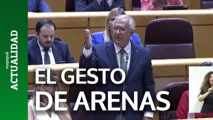 El gesto del senador Arenas (PP) contra la bancada del Gobierno: "¿Qué haces?"