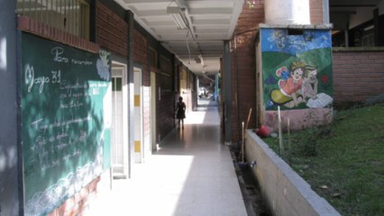 Estudiante de 13 años apuñaló a su profesor en un colegio de Medellín