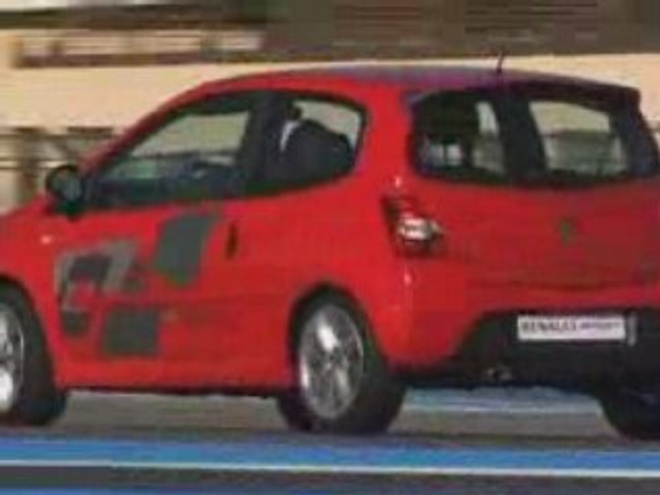 Twingo 2 RS pilotée par Alonso