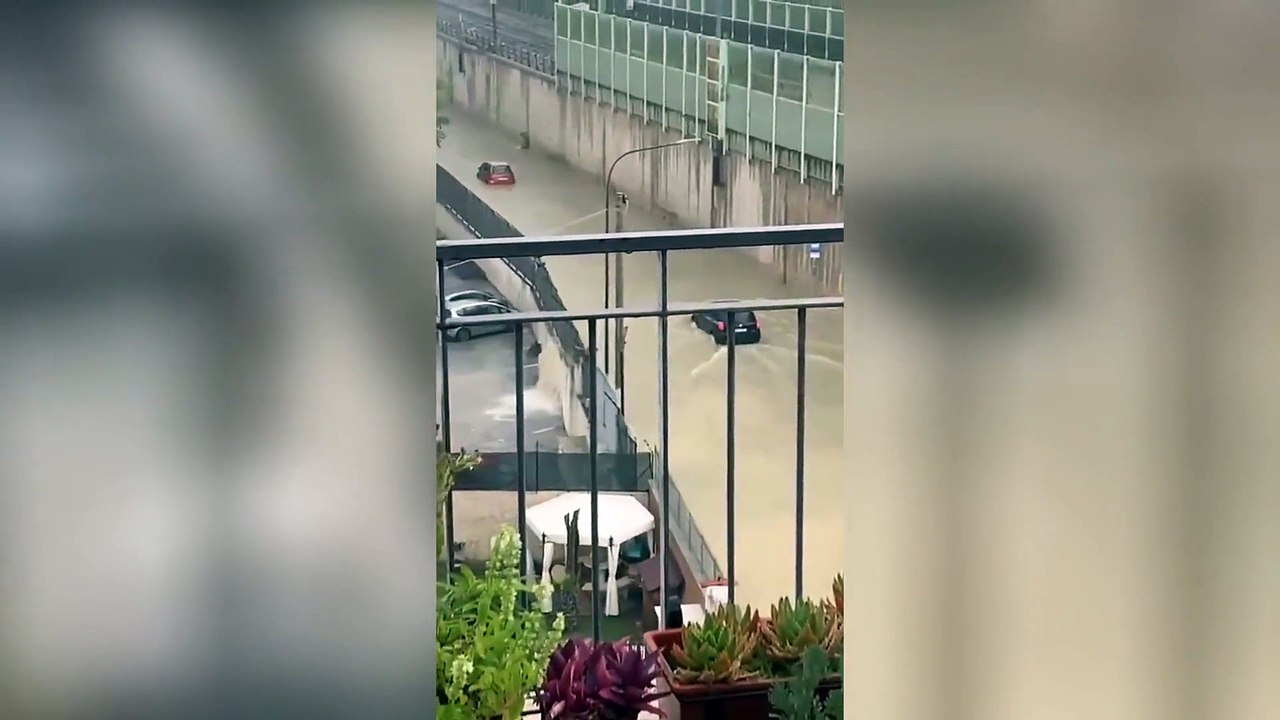 Strade come fiumi a Pescara per il maltempo