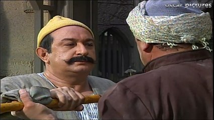 عاشور الناجى مسك المعلم بهدله فى الحارة كلها والناس كلها اتصدمت من رد فعله #الحرافيش