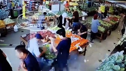 İsrail'in Lübnan'da çağrı cihazlarını patlattığı anlardan biri kameraya yansıdı