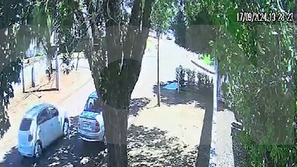 Câmera flagra grave acidente no Centro de Cascavel
