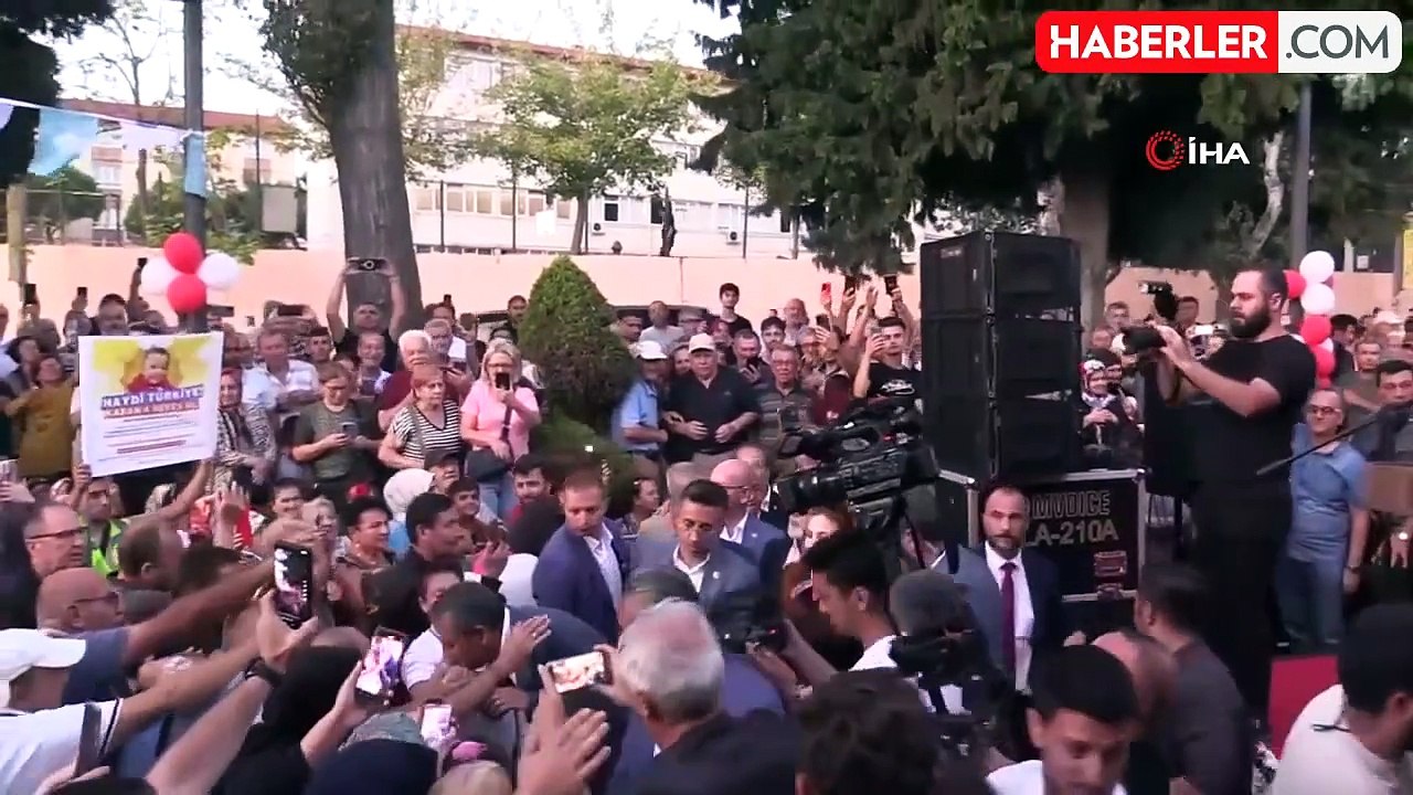 Bandırma'da Halk Lokantası'nın Açılışı, CHP Genel Başkanı Özgür Özel'in Katılımıyla Gerçekleştirildi
