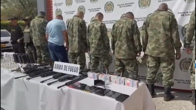 Capturaron a una grupo de personas que estaba suplantando a militares: tenían armas y uniformes