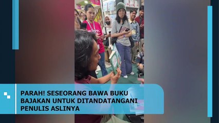 Viral! Buku Bajakan Dibawa untuk Ditandatangani oleh Penulis Aslinya