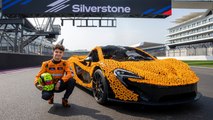 Lando Norris prueba una increíble réplica a escala real de su McLaren hecha con Lego