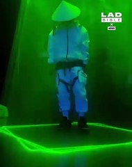 رقص من عالم آخر