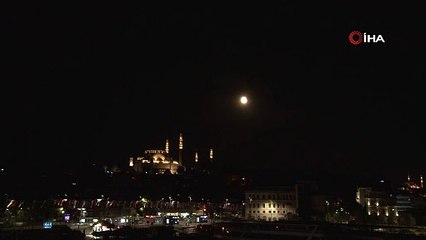 İstanbul ‘da "Süper Kanlı Ay Tutulması"