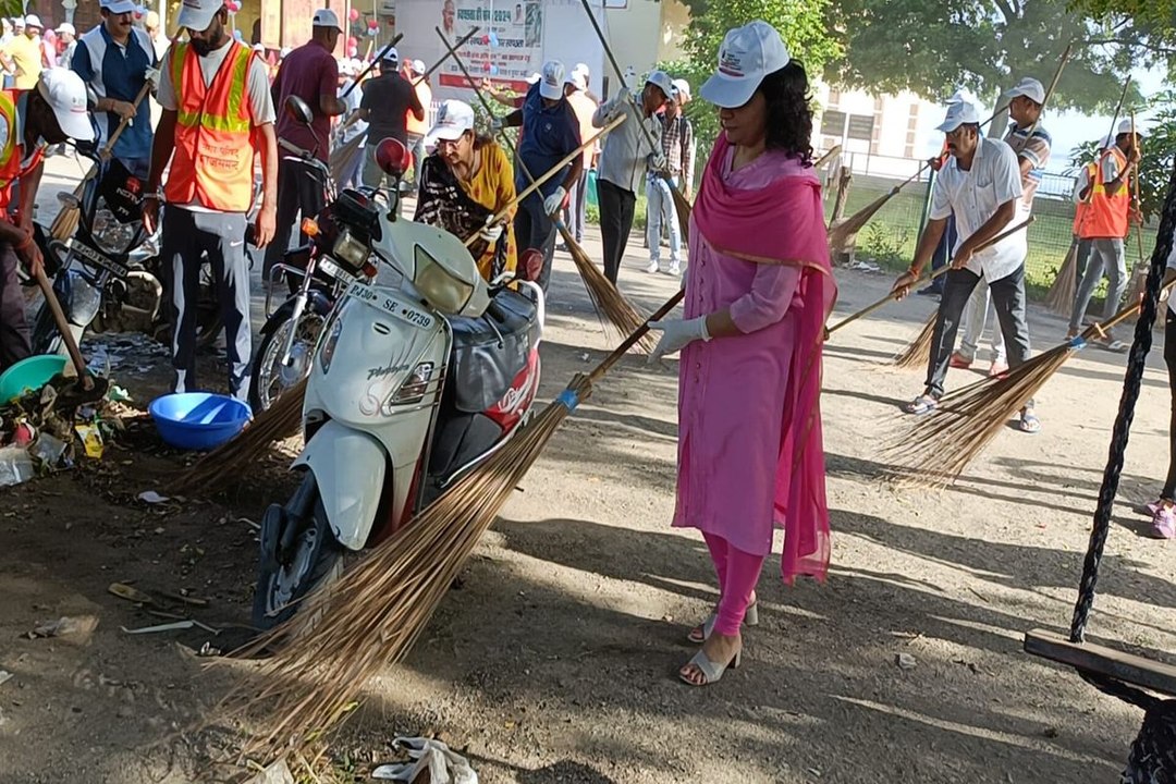 नौ चौकी पाल से कलक्टर ने किया जिले में 'स्वच्छता ही सेवा' पखवाड़े का शुभारंभ