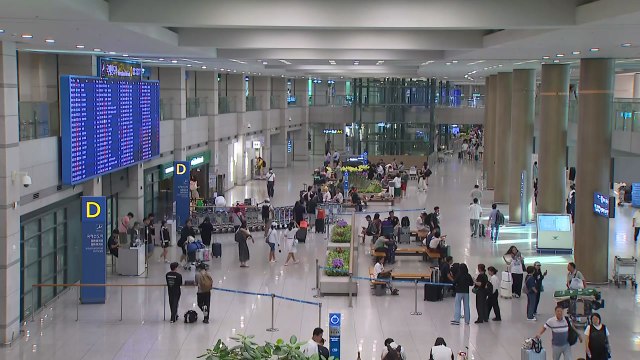 해외여행객도 다시 일상으로...이 시각 인천공항 / YTN
