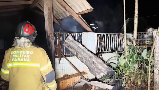 Corpo carbonizado é encontrado após incêndio consumir residência em Rio Bonito do Iguaçu