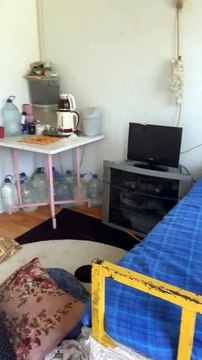 Mangal kokusu alınca göz yaşlarına hakim olamayan depremzede: Bize de verir misiniz diyemedik