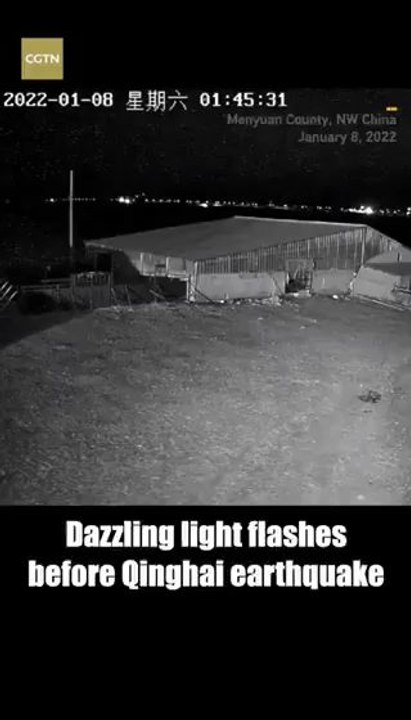 Une caméra de vidéosurveillance dans le Qinghai en Chine a enregistré un éclair de lumière juste avant un tremblement de terre samedi.
