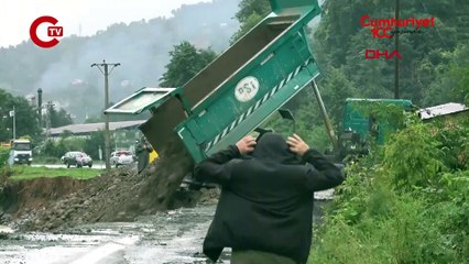 Artvin'de sel ve heyelanlarda kapanan köy yolları ulaşıma açıldı