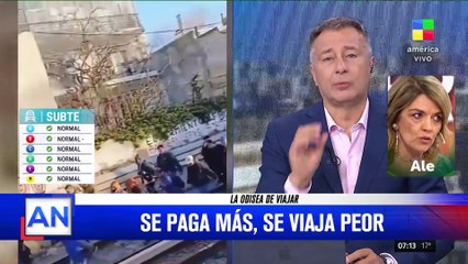 La odisea de viajar: pasajeros caminan por las vías para no pagar el boleto
