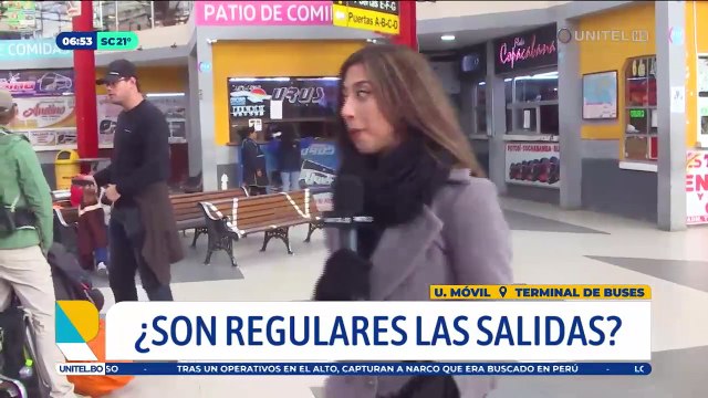 Campesinos refuerzan protesta en la ruta hacia el lago Titicaca para exigir la renuncia de Arce