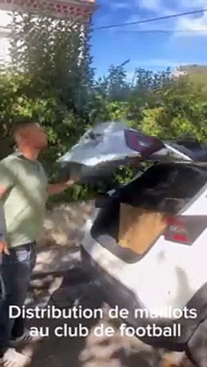 Remise des maillots par ORPI - Partenariat