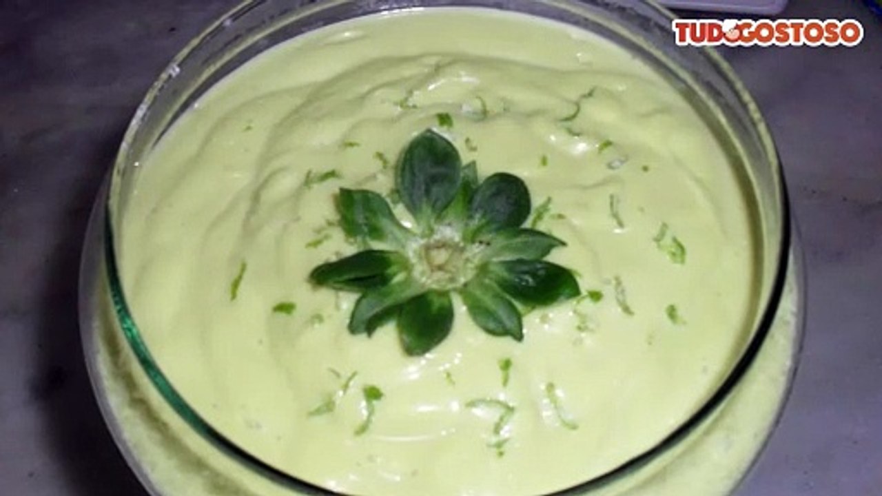 Mousse de abacate com limão