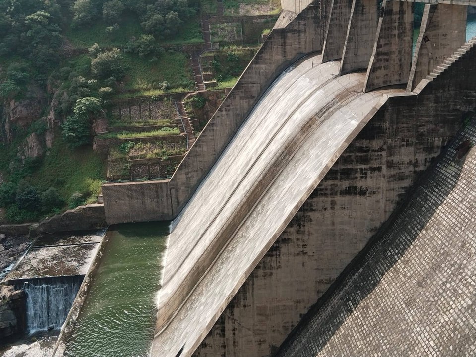छलका उम्मीदों का जाखम बांध, 2 साल के इंतजार के बाद हुआ लबालब