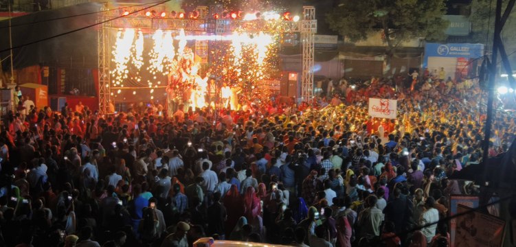 विघ्नहर्ता की विदाई, धूम.धड़ाके के साथ निकाली शोभायात्रा शहर के गांधी चौराहे पर रही धूम