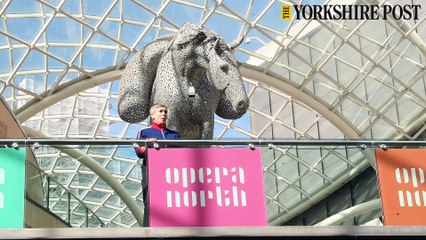 Surprise Opera singer pops up at Trinity Leeds