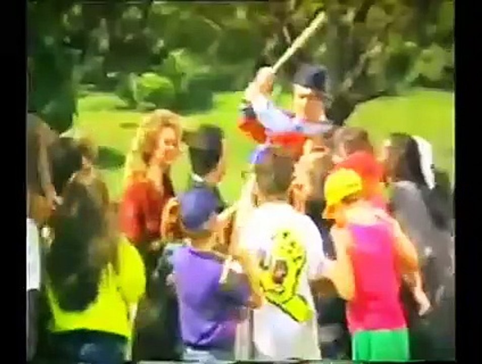 Sunil Gavaskar in Dinesh ad