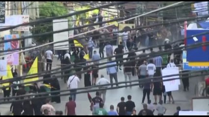 Esplosione durante i funerali di alcuni militanti hezbollah a Beirut