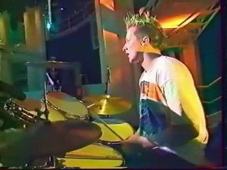 Green Day chante "Basket Case" à Nulle Part Ailleurs
