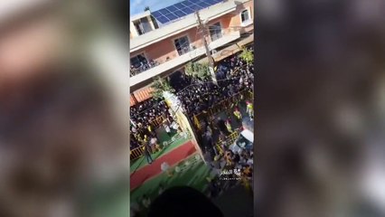 Libano, esplosione al funerale di un militante di Hezbollah