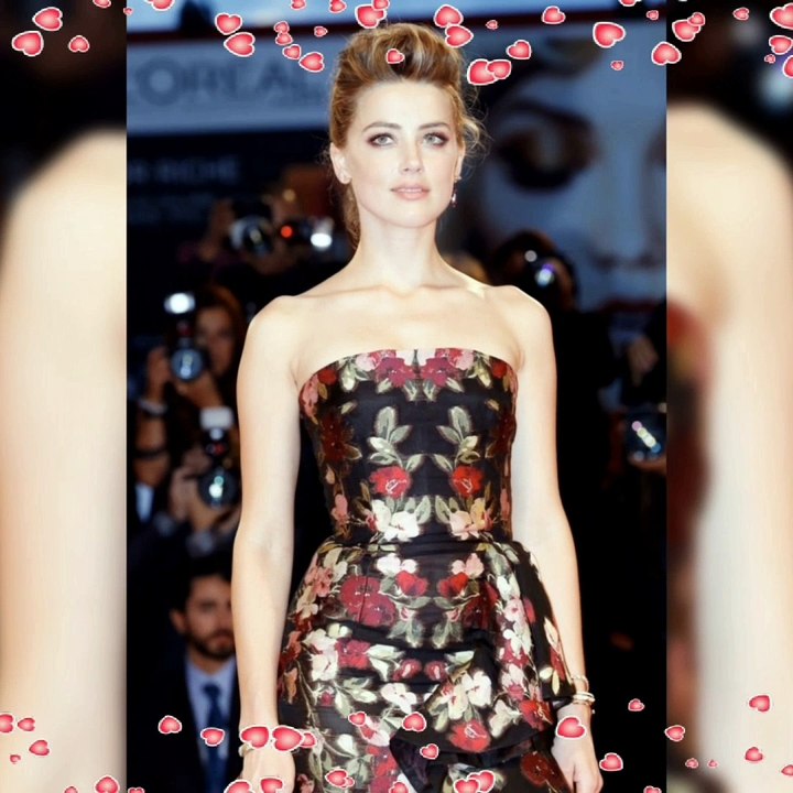 Lalisa Manobal[a] (also spelled Manoban;[b] born Pranpriya Manobal,[c] March 27, 1997), known mononymously as Lisa (Korean: 리사), is a Thai rapper, singer, and dancer. She is a member of the South Korean girl group Blackpink, which debuted under YG Enterta