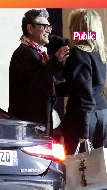 Exclu Public :  Exclu Public : Adriana Karembeu et Marc Lavoine s'échangent des baisers dans les rues de Paris