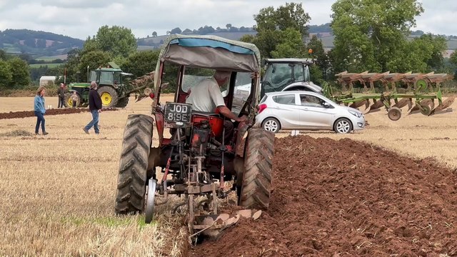 Colin Sanders of Tiverton ploughing at the Cheriton Fitzpaine match, video by Alan Quick IMG_3030